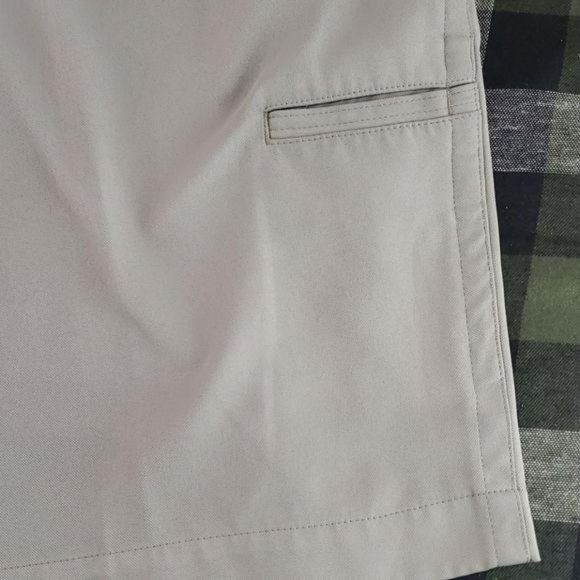 PGA Tour Men’s Gray Golf Shorts size 34w - Picture 6 of 7